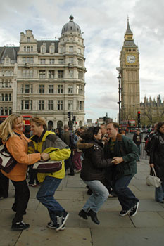 Balboa outside Westminster Palace