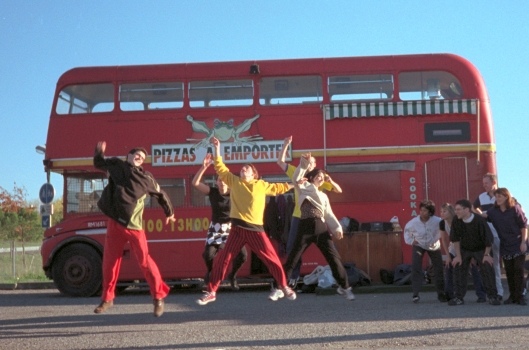 The group during an outdoor rehearsal in Toulouse, France (November 1998).